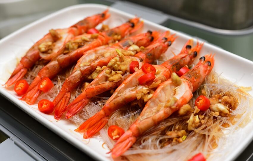 擺盤精美的蒜香炒蝦