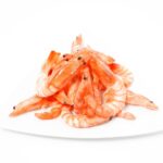 層層堆疊在盤子上的蝦子